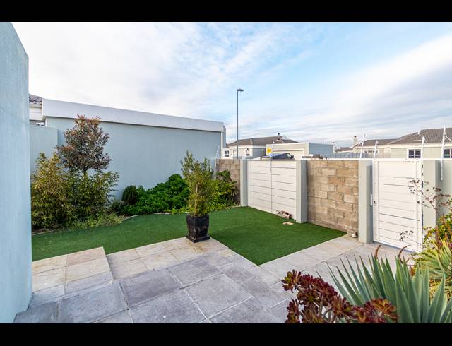 3 BEDROOM FREESTANDING SOLD IN SUNNINGDALE